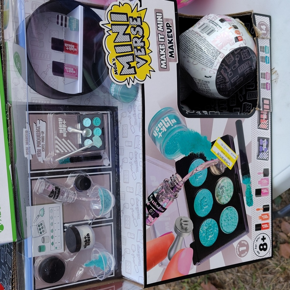 ONE BLIND BOX OF MINI VERSE MAKEUP OR OTHER